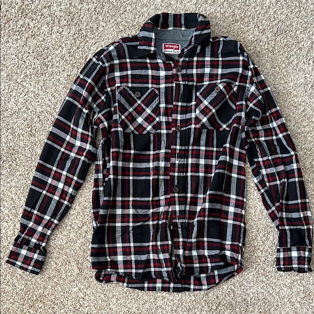 Wrangler Men's Black and Red Plaid Shirt